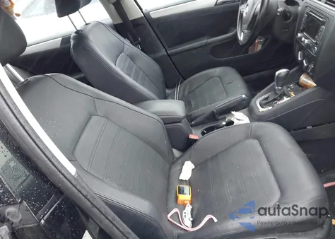 2011 Volkswagen Jetta 2.5L Sel from USA, damaged, VIN 3VWLX7AJ8BM348523